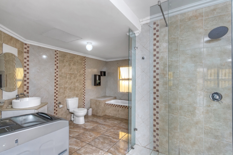 4 Bedroom Property for Sale in Glenvista Gauteng