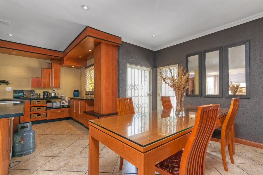 4 Bedroom Property for Sale in Glenvista Gauteng