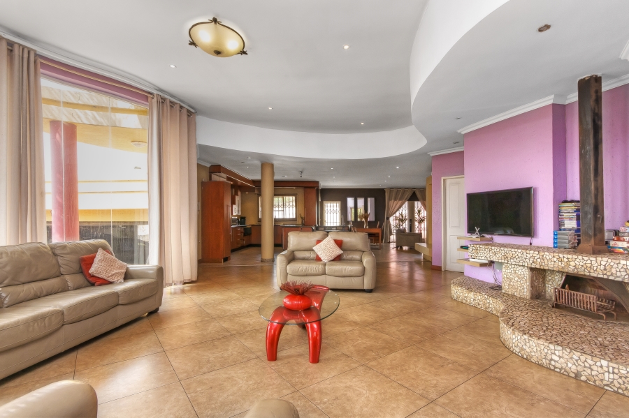 4 Bedroom Property for Sale in Glenvista Gauteng