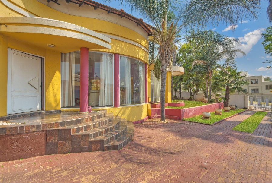 4 Bedroom Property for Sale in Glenvista Gauteng