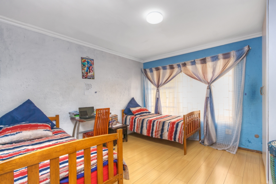 4 Bedroom Property for Sale in Glenvista Gauteng