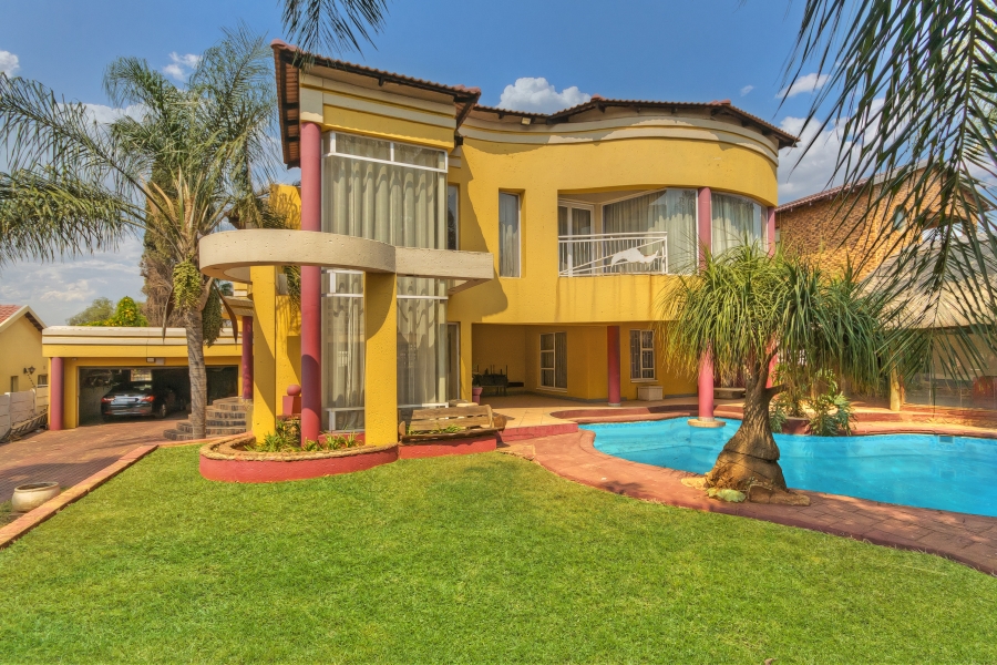 4 Bedroom Property for Sale in Glenvista Gauteng