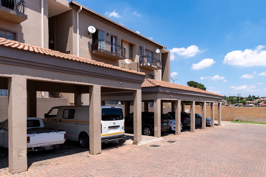 1 Bedroom Property for Sale in Norkem Park Gauteng