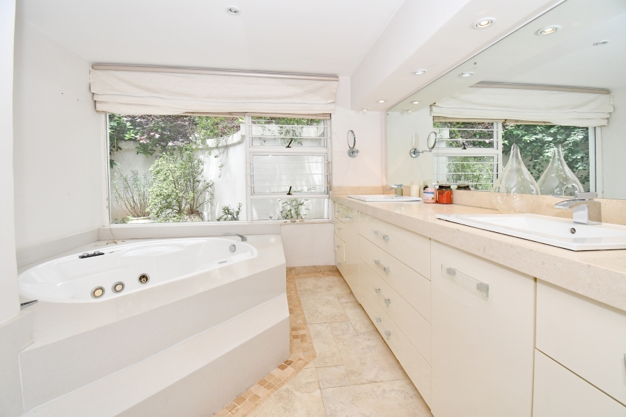 4 Bedroom Property for Sale in Melrose Gauteng