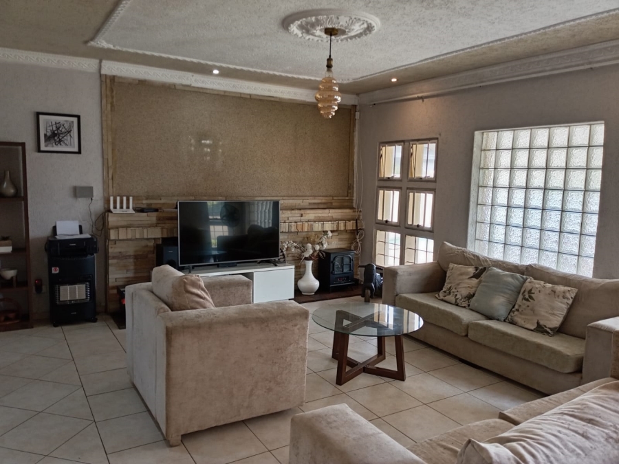 4 Bedroom Property for Sale in Glenanda Gauteng