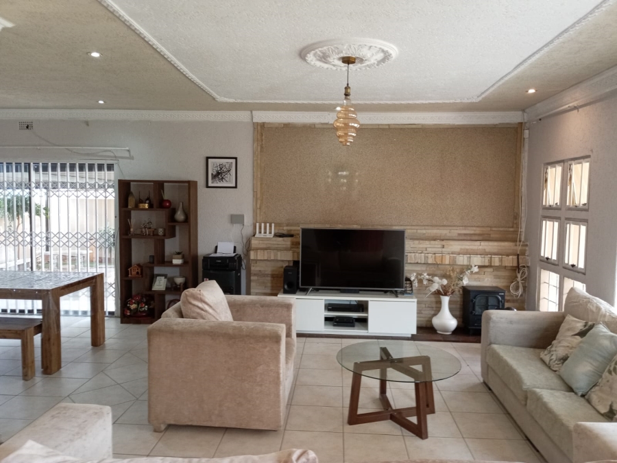 4 Bedroom Property for Sale in Glenanda Gauteng