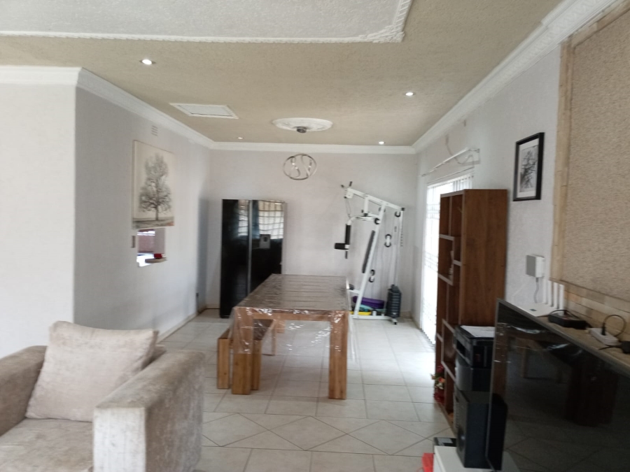 4 Bedroom Property for Sale in Glenanda Gauteng