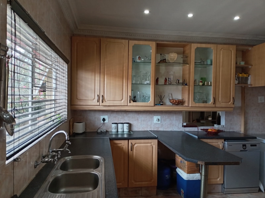 4 Bedroom Property for Sale in Glenanda Gauteng