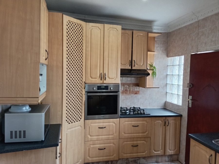 4 Bedroom Property for Sale in Glenanda Gauteng