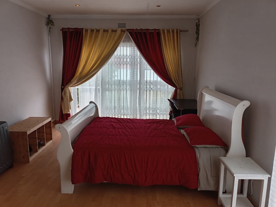 4 Bedroom Property for Sale in Glenanda Gauteng