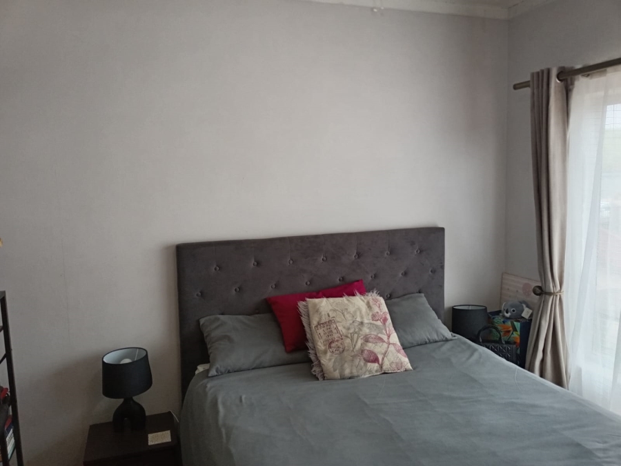 4 Bedroom Property for Sale in Glenanda Gauteng