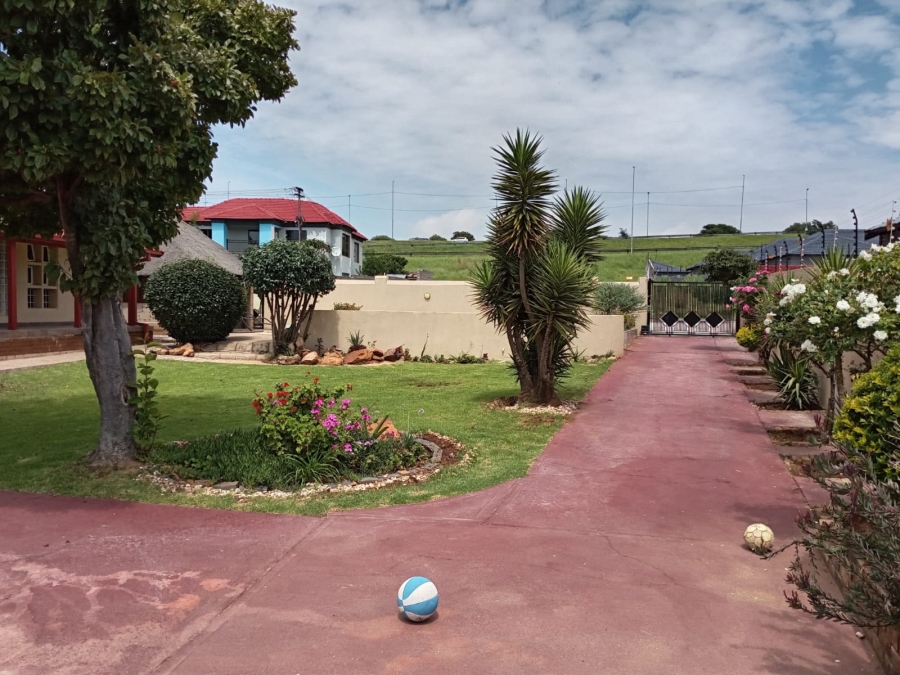 4 Bedroom Property for Sale in Glenanda Gauteng