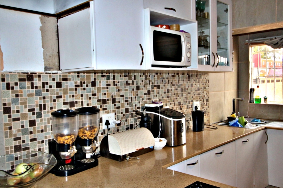 2 Bedroom Property for Sale in Edleen Gauteng