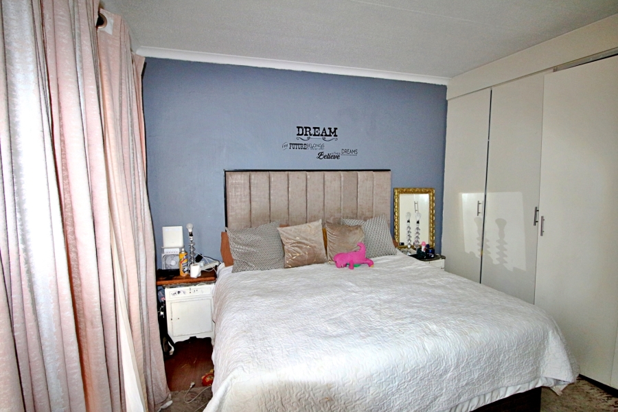 2 Bedroom Property for Sale in Edleen Gauteng