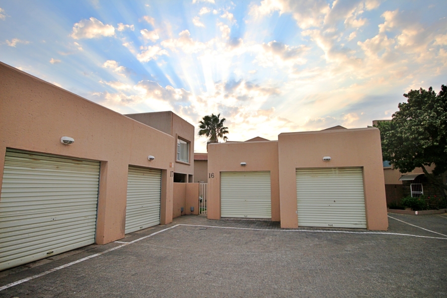 2 Bedroom Property for Sale in Edleen Gauteng