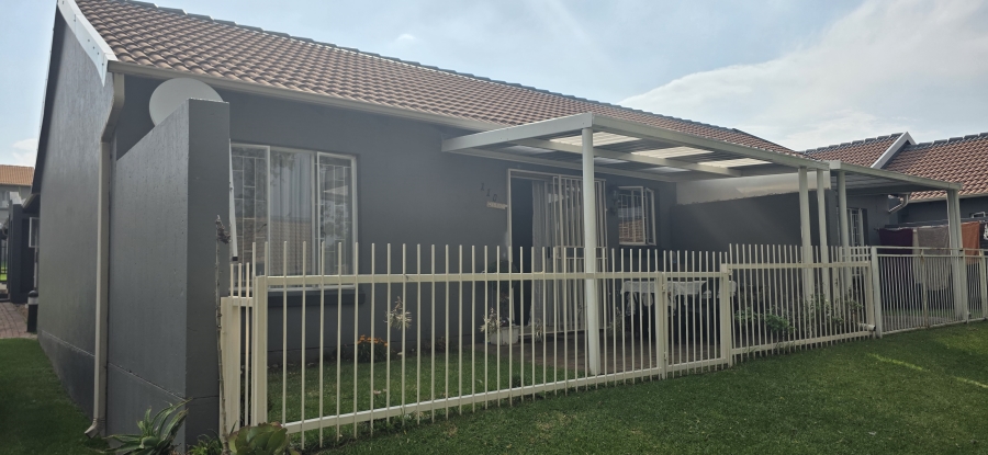 To Let 2 Bedroom Property for Rent in Greenstone Hill Gauteng