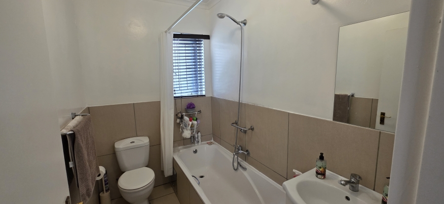 To Let 2 Bedroom Property for Rent in Greenstone Hill Gauteng