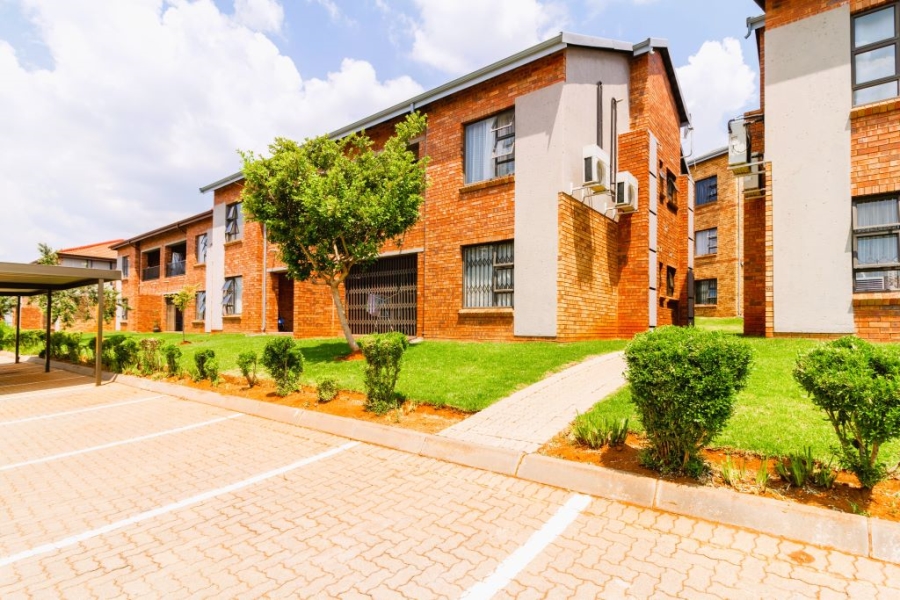 2 Bedroom Property for Sale in Wilgeheuwel Gauteng