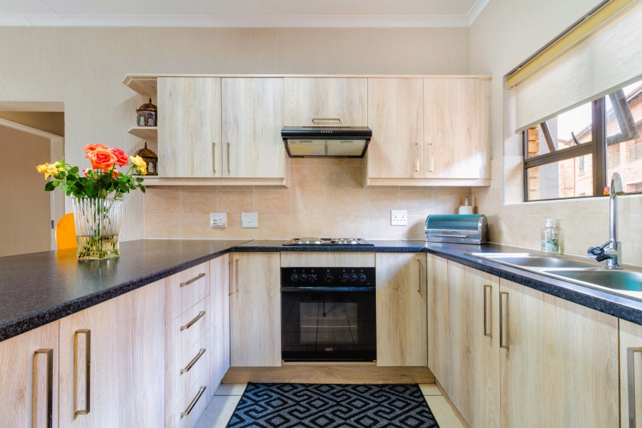 2 Bedroom Property for Sale in Wilgeheuwel Gauteng