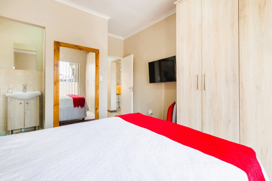 2 Bedroom Property for Sale in Wilgeheuwel Gauteng