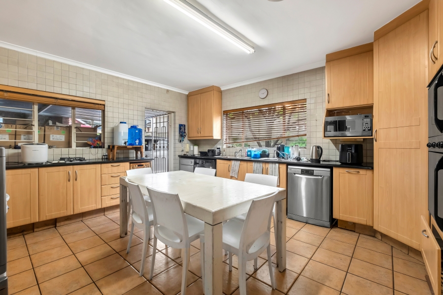 4 Bedroom Property for Sale in Gallo Manor Gauteng