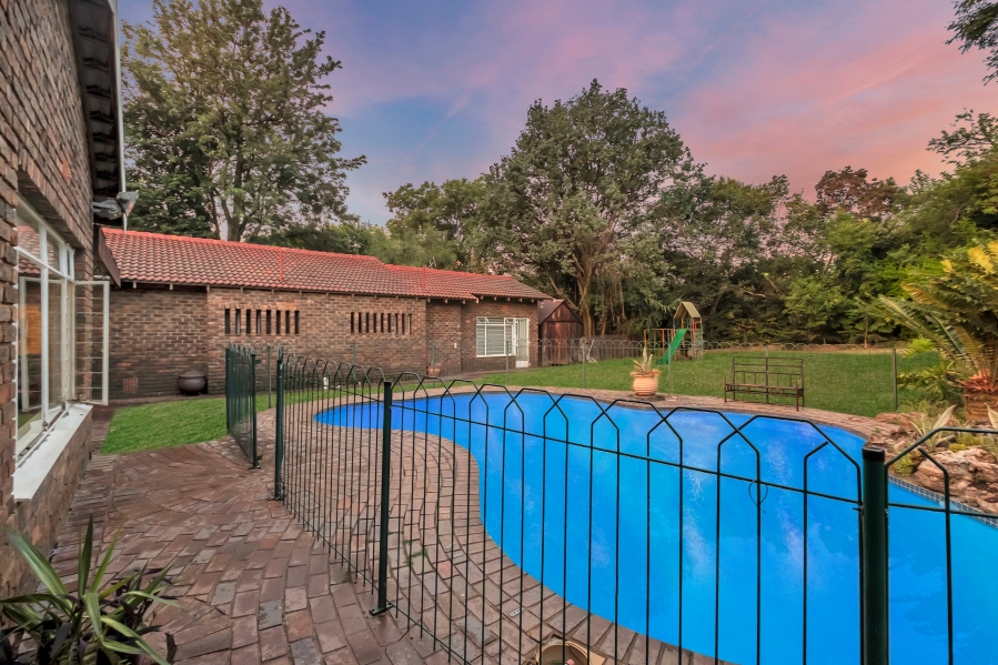 4 Bedroom Property for Sale in Gallo Manor Gauteng