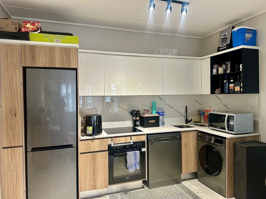 1 Bedroom Property for Sale in Waterfall Gauteng