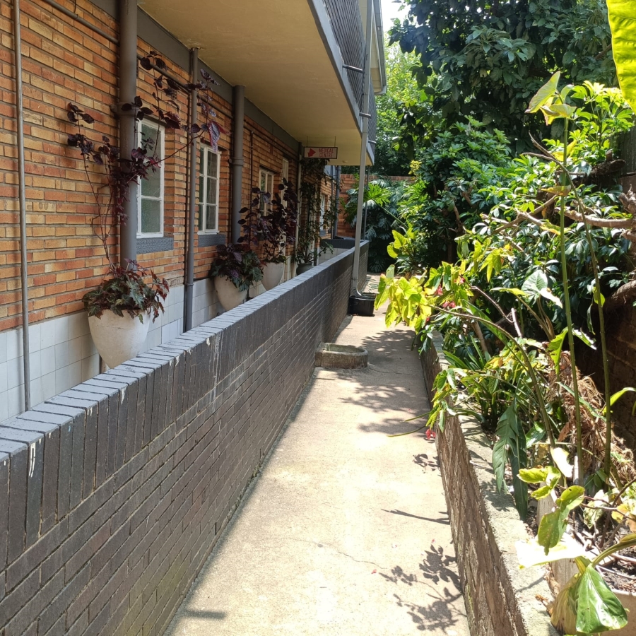 To Let 2 Bedroom Property for Rent in Emmarentia Gauteng