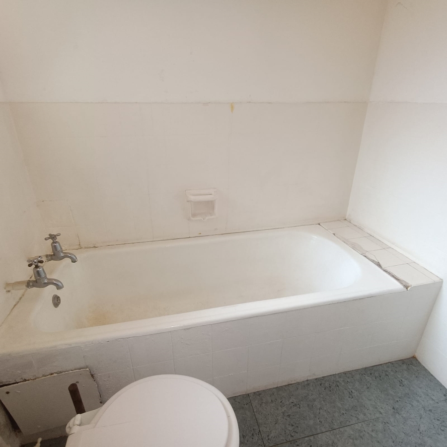 To Let 2 Bedroom Property for Rent in Emmarentia Gauteng