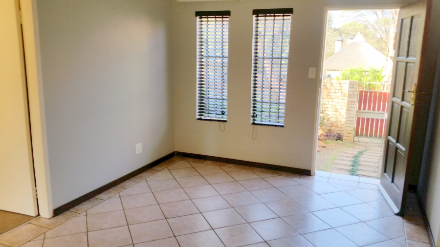 To Let 3 Bedroom Property for Rent in Die Hoewes Gauteng