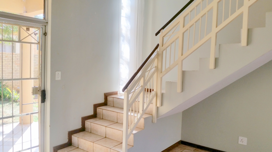 To Let 3 Bedroom Property for Rent in Die Hoewes Gauteng