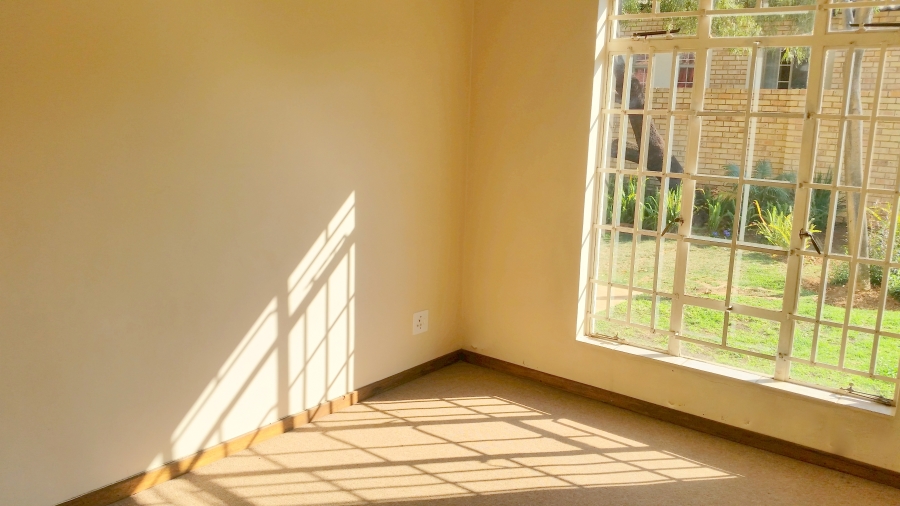 To Let 3 Bedroom Property for Rent in Die Hoewes Gauteng