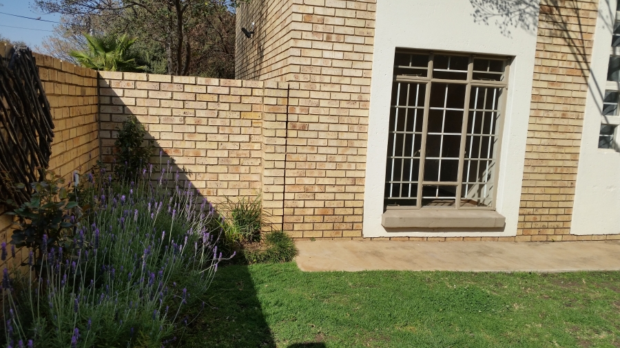 To Let 3 Bedroom Property for Rent in Die Hoewes Gauteng