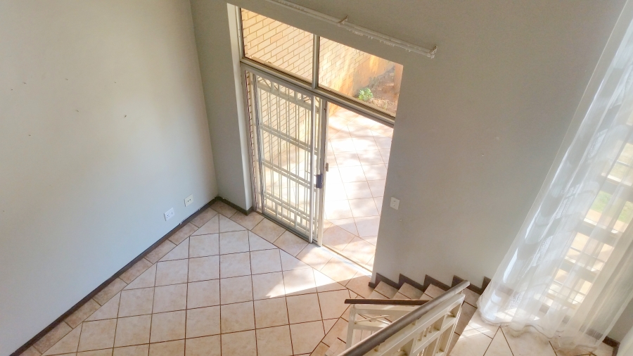 To Let 3 Bedroom Property for Rent in Die Hoewes Gauteng