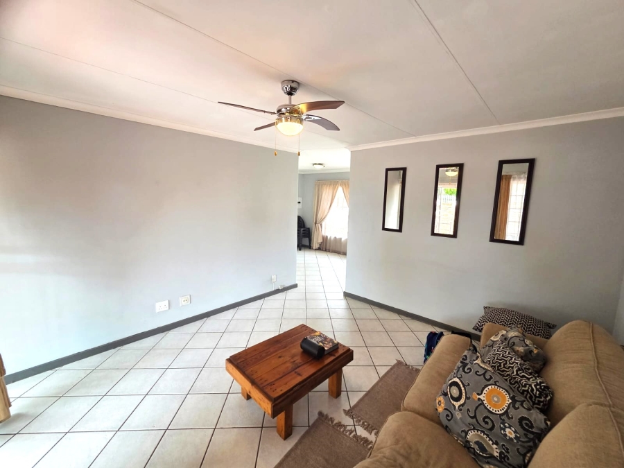 2 Bedroom Property for Sale in Magalieskruin Gauteng