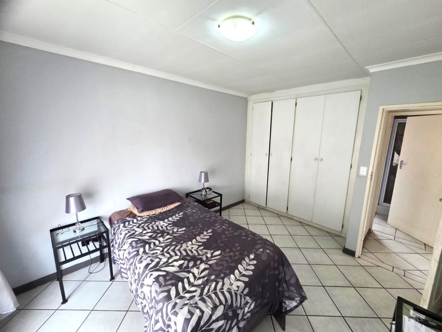2 Bedroom Property for Sale in Magalieskruin Gauteng
