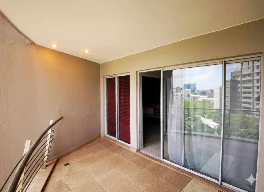 1 Bedroom Property for Sale in Sandhurst Gauteng