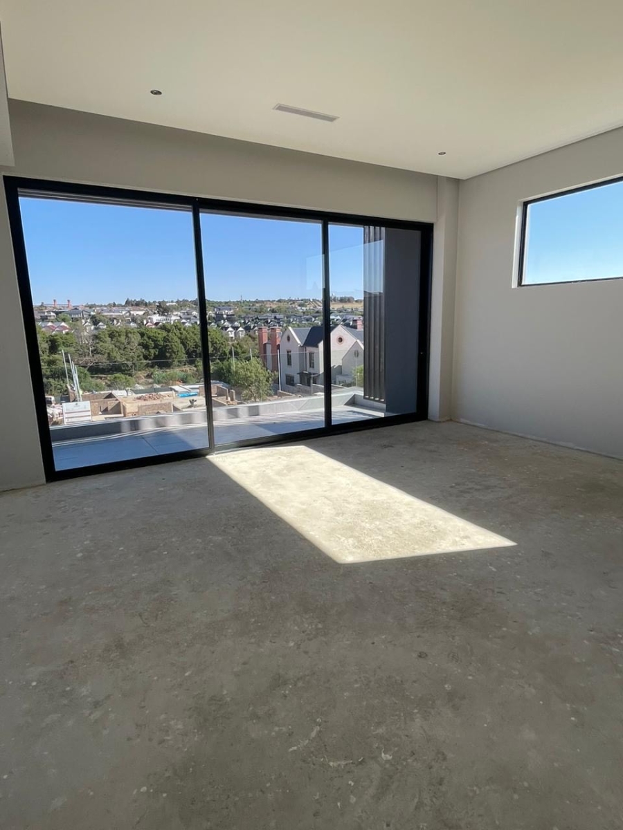 5 Bedroom Property for Sale in Waterfall Country Estate Gauteng