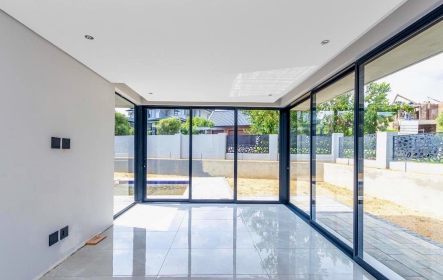 5 Bedroom Property for Sale in Waterfall Country Estate Gauteng