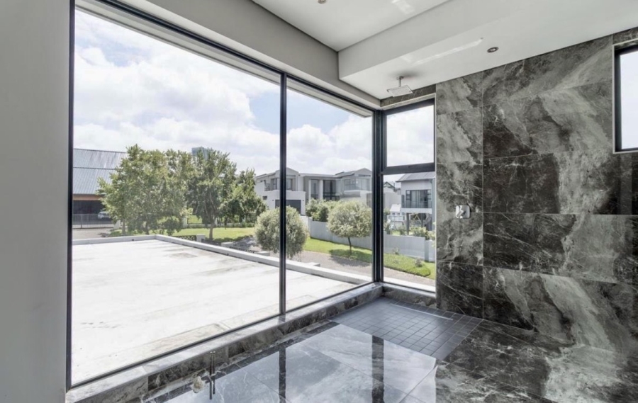 5 Bedroom Property for Sale in Waterfall Country Estate Gauteng