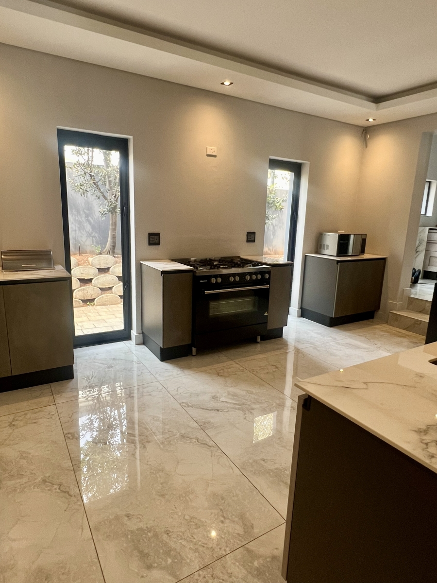 4 Bedroom Property for Sale in Waterfall Country Estate Gauteng