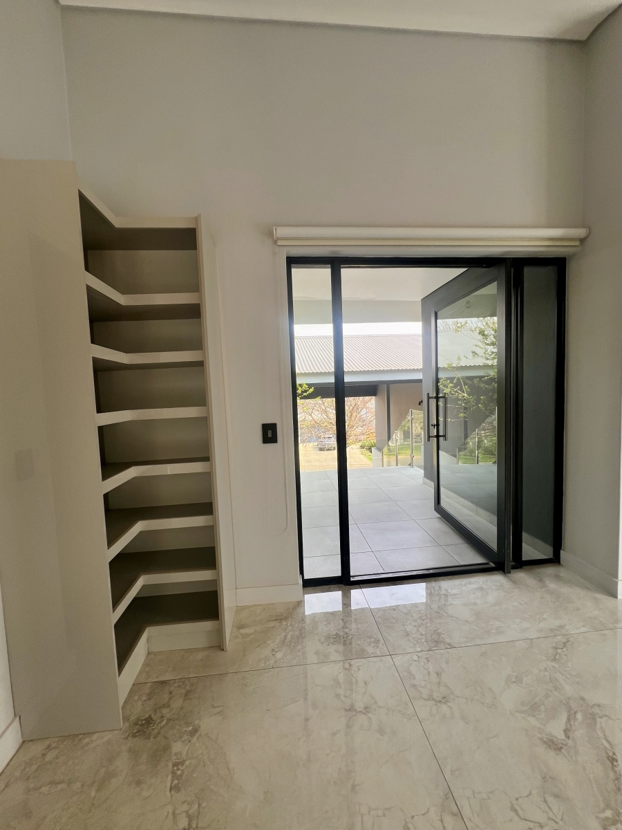 4 Bedroom Property for Sale in Waterfall Country Estate Gauteng