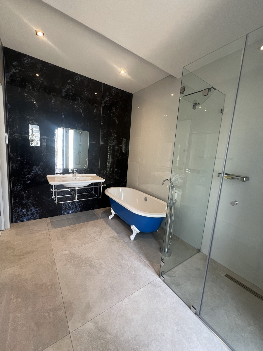 4 Bedroom Property for Sale in Waterfall Country Estate Gauteng