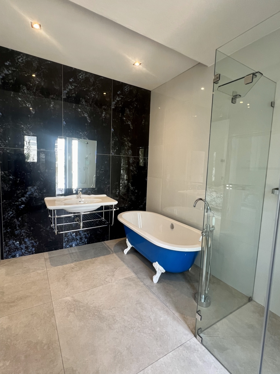 4 Bedroom Property for Sale in Waterfall Country Estate Gauteng