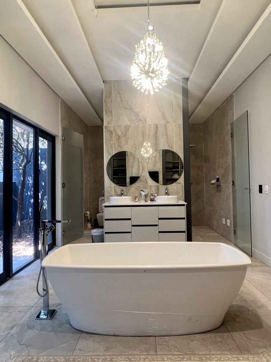 4 Bedroom Property for Sale in Waterfall Country Estate Gauteng