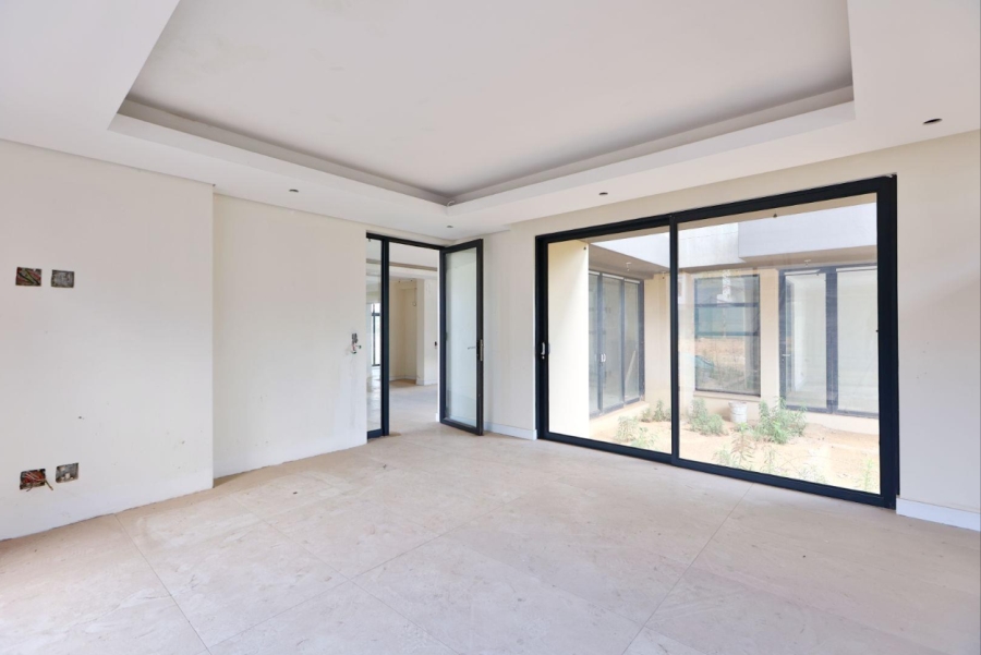 5 Bedroom Property for Sale in Waterfall Country Estate Gauteng