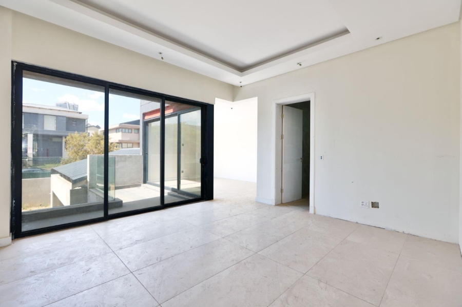 5 Bedroom Property for Sale in Waterfall Country Estate Gauteng