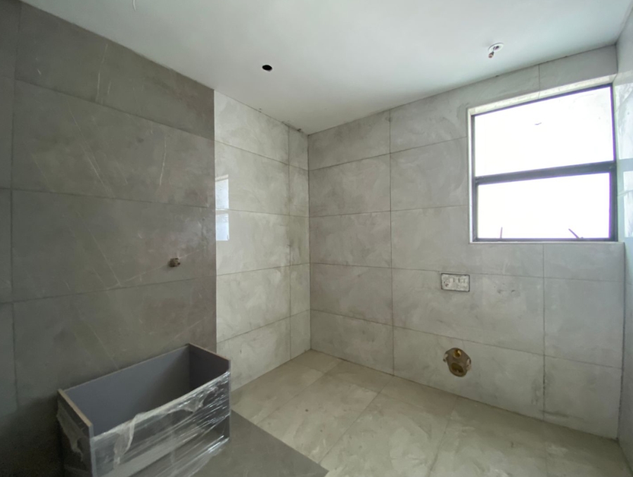 5 Bedroom Property for Sale in Waterfall Country Estate Gauteng