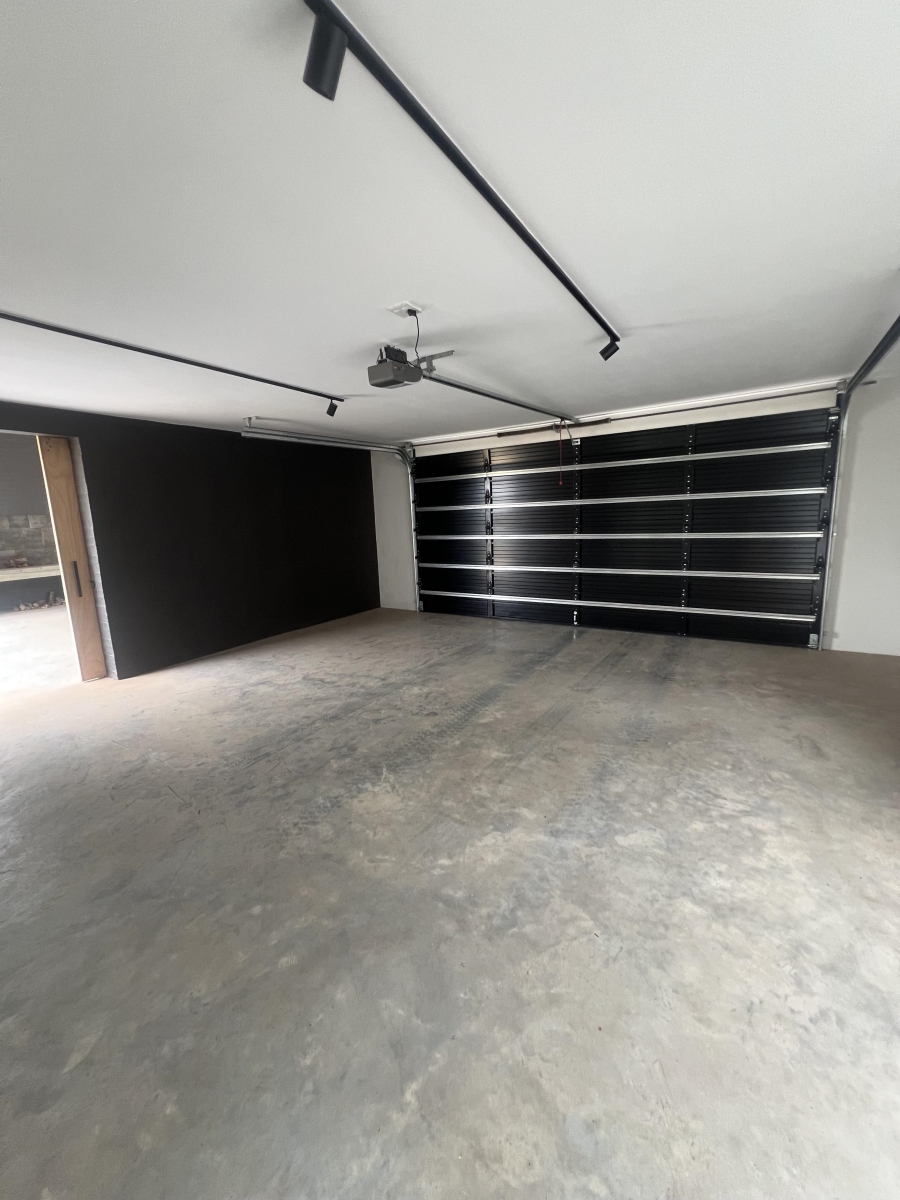 4 Bedroom Property for Sale in Helderfontein Estate Gauteng