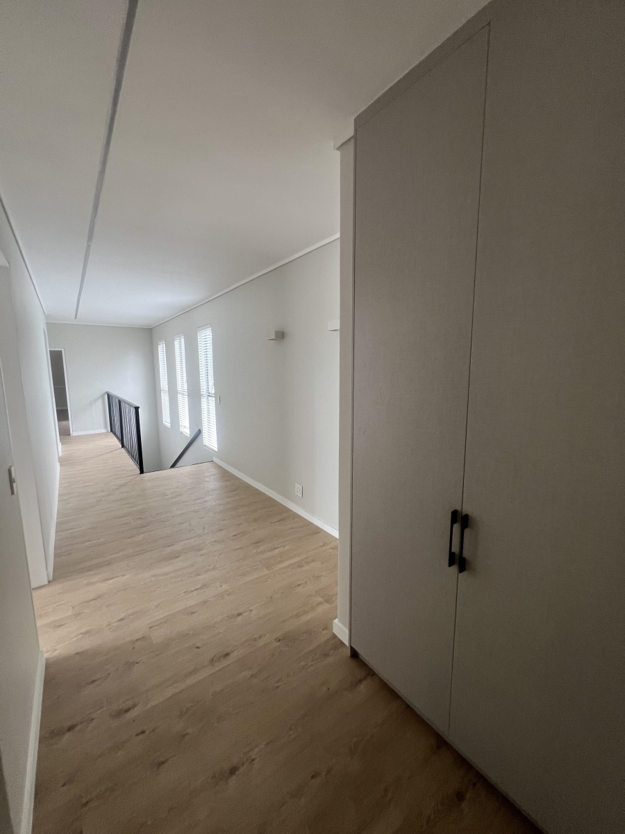 4 Bedroom Property for Sale in Helderfontein Estate Gauteng